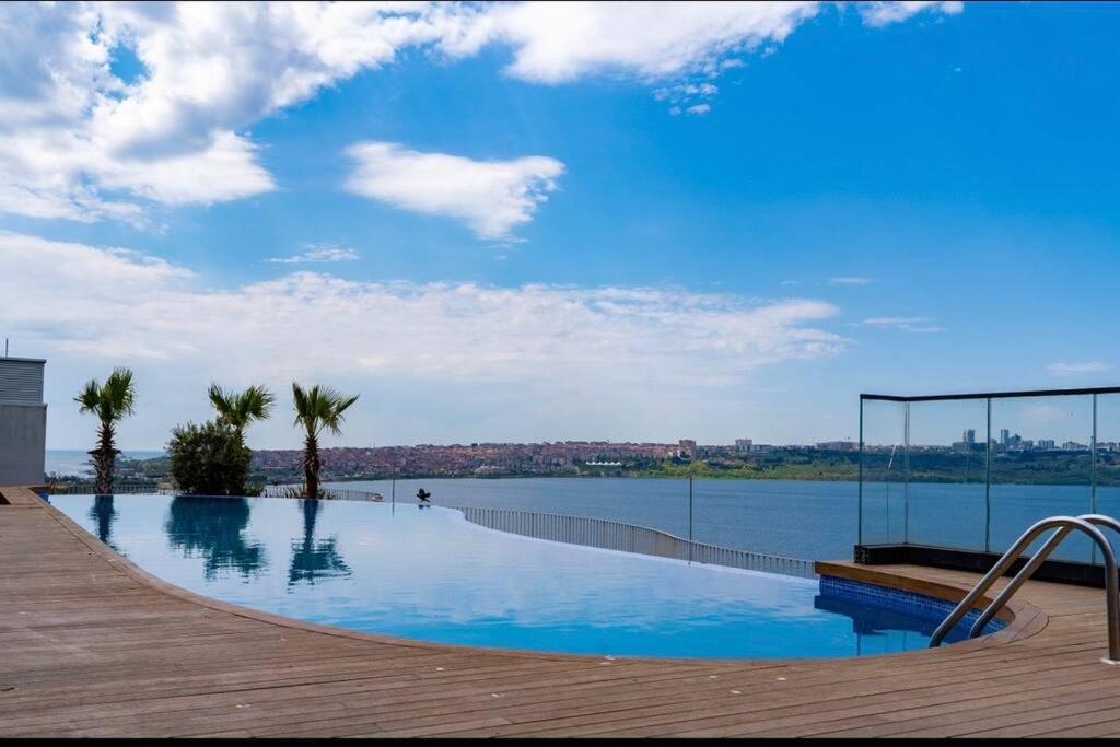 Golden Stones House Sea And Lake View イスタンブール エクステリア 写真