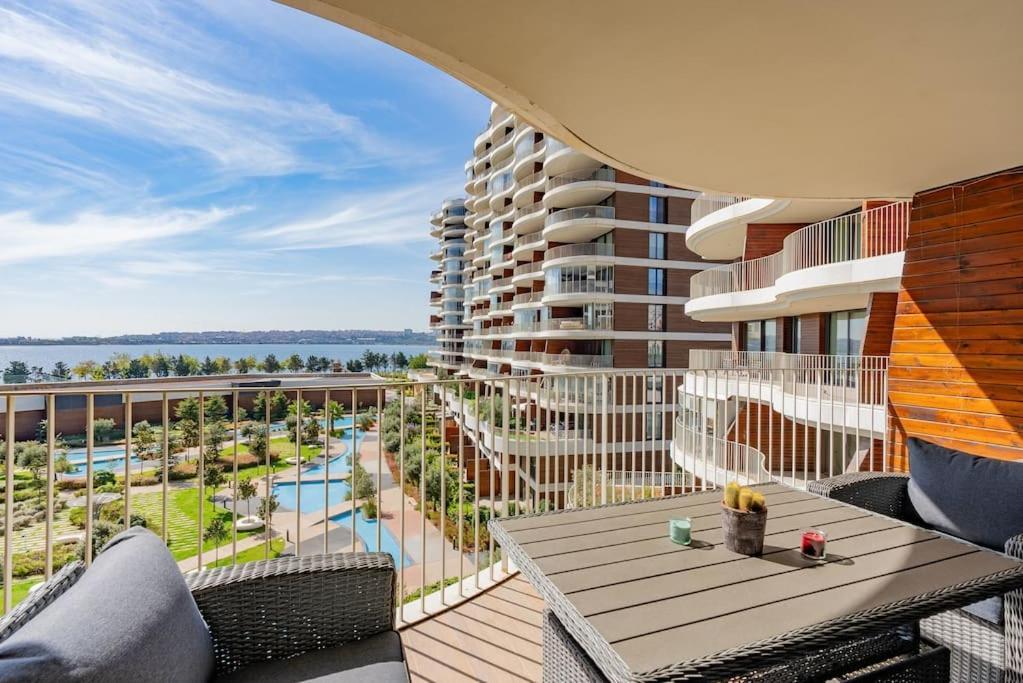 Golden Stones House Sea And Lake View イスタンブール エクステリア 写真