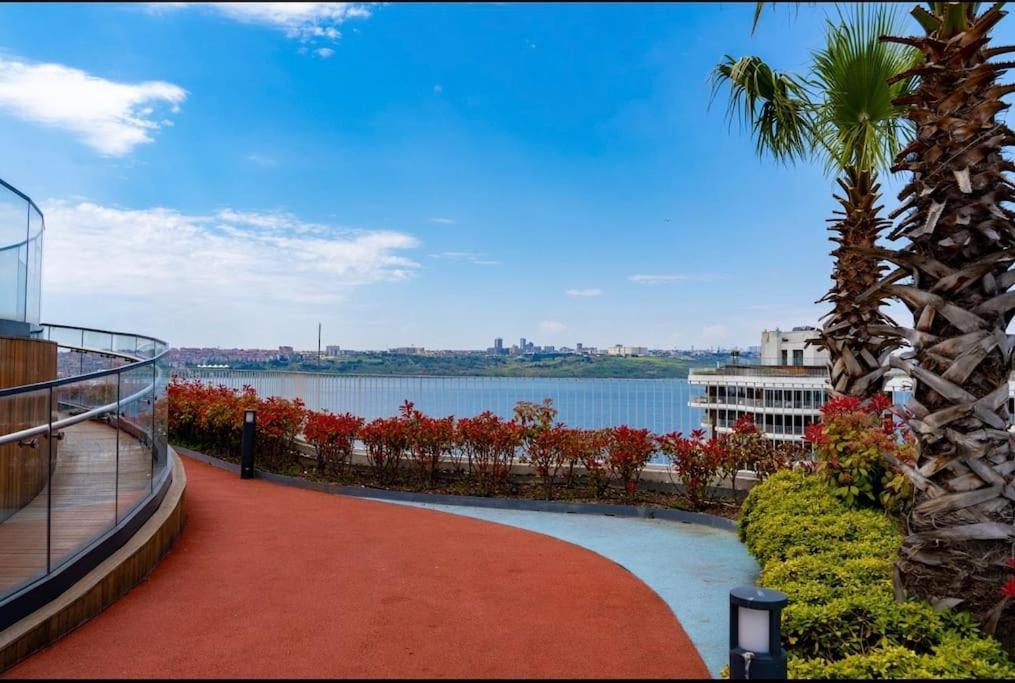 Golden Stones House Sea And Lake View イスタンブール エクステリア 写真